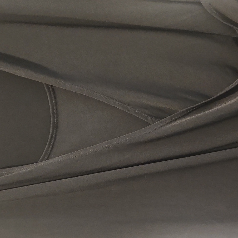 Crisscross black top